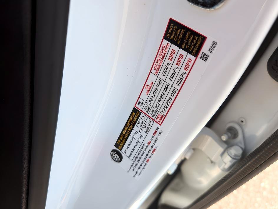 Used 2025 Glacier White Nissan SV image 31