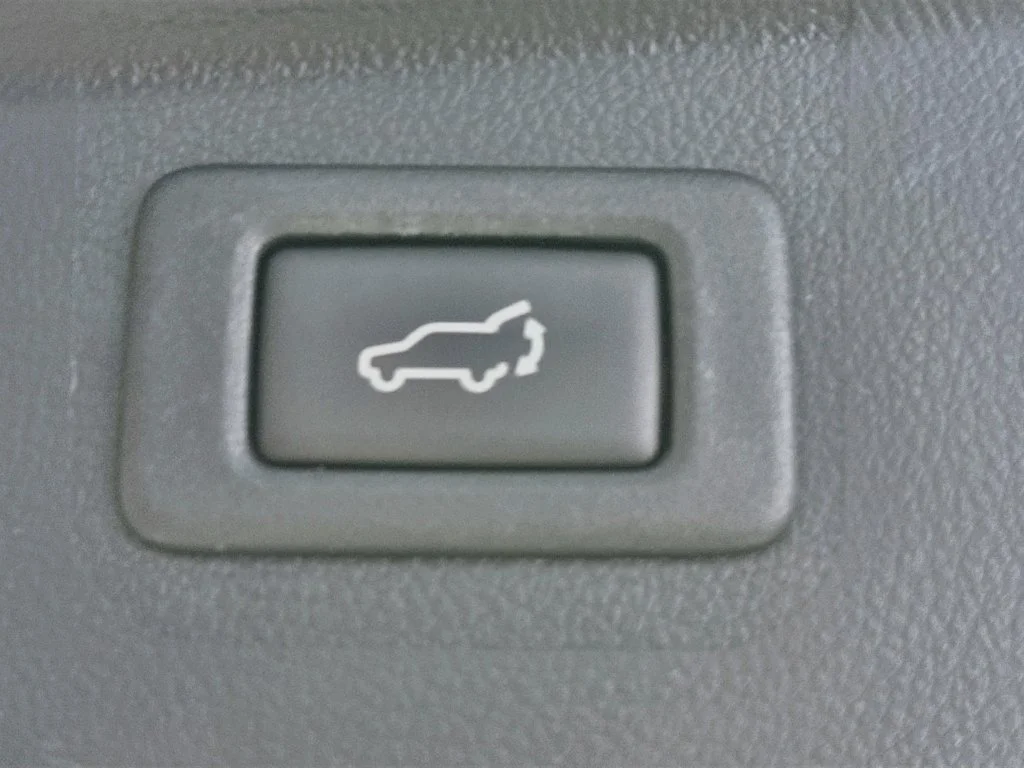 Used 2016 Silver Subaru 2.5i image 33