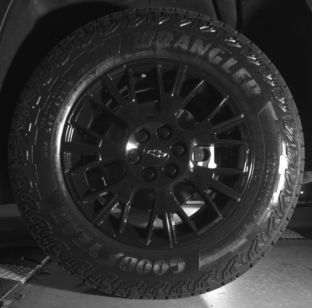 Used 2025 Gray Chevrolet Z71 image 24