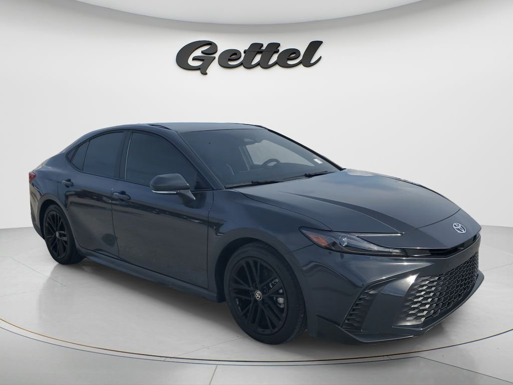 Used 2025  Toyota SE image 3