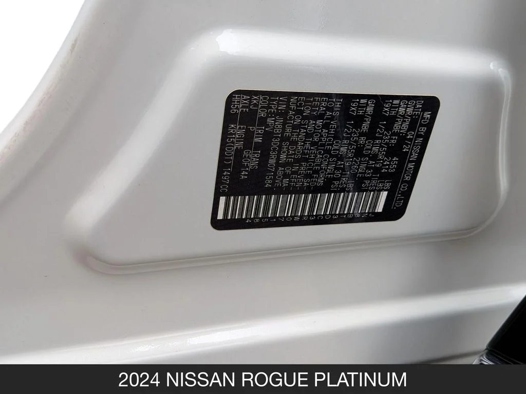 Used 2024 White Nissan Platinum image 26