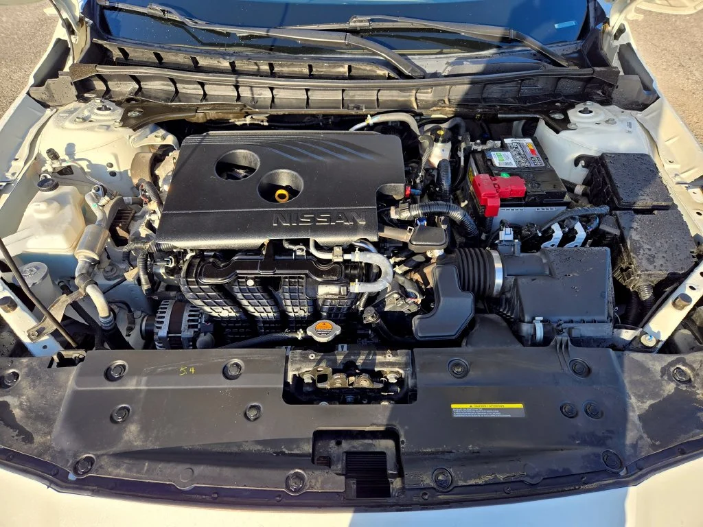 Used 2019 White Nissan 2.5 SL image 30