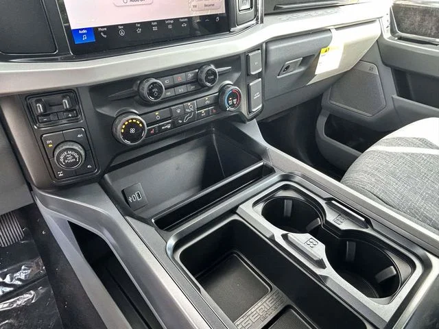 New 2026 Agate Black Metallic Ford XLT image 16