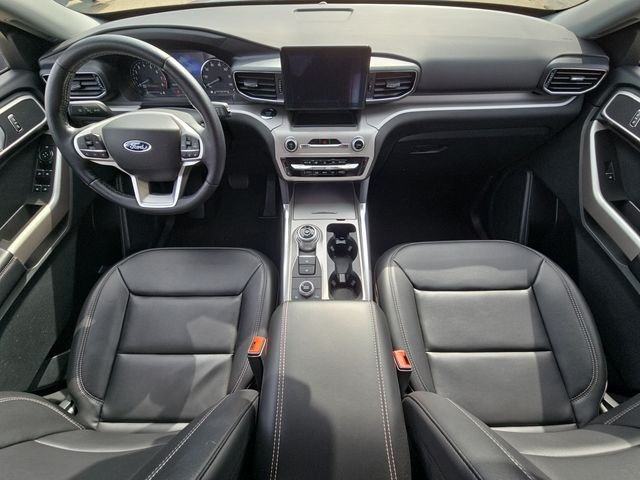 Used 2023 Silver Ford XLT image 32