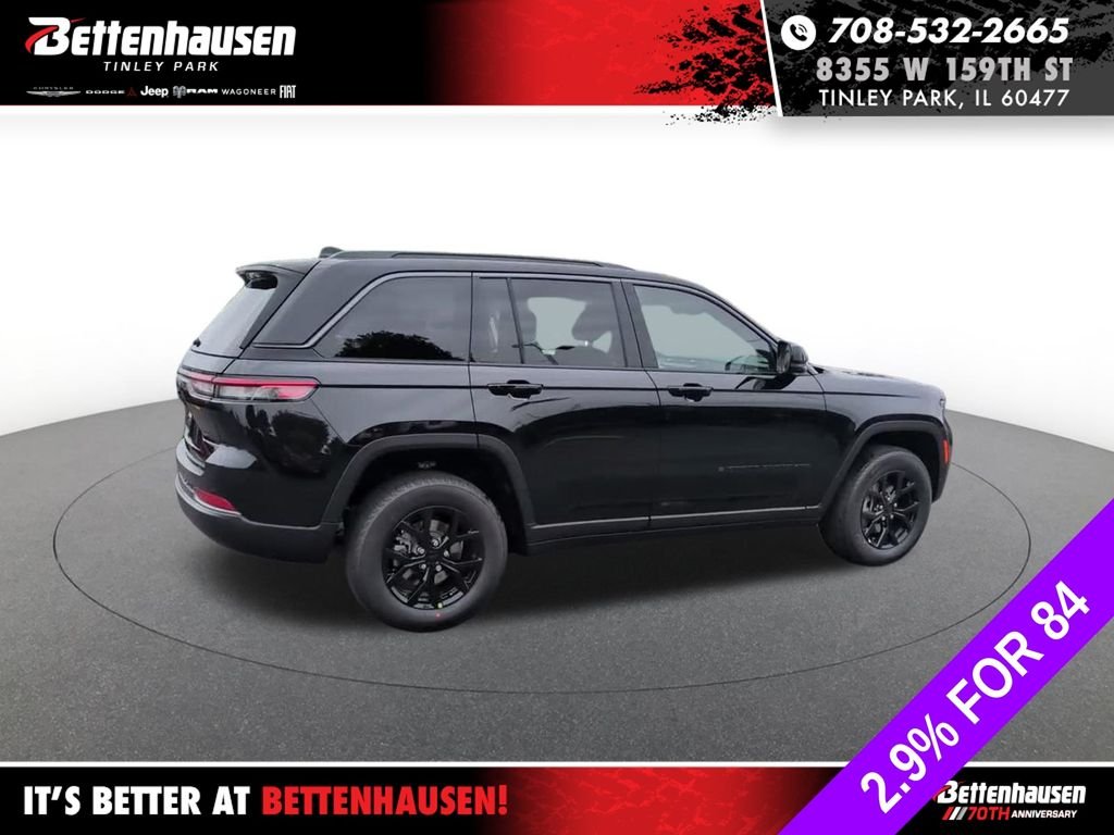 New 2026 Diamond Black Crystal Pearl-Coat Exterior Paint Jeep Laredo image 7