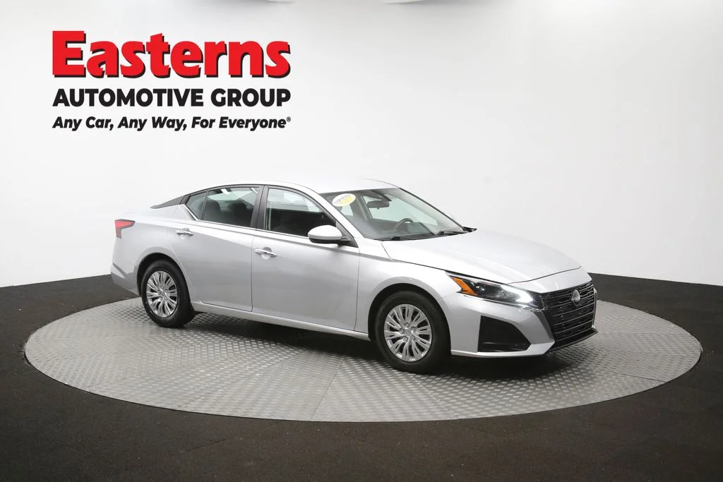 Used 2023 Silver Nissan 2.5 S image 46