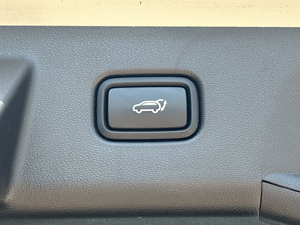 Used 2022 Quartz White Hyundai SEL image 38