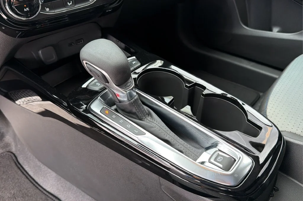 New 2026 Summit White Chevrolet LT image 31