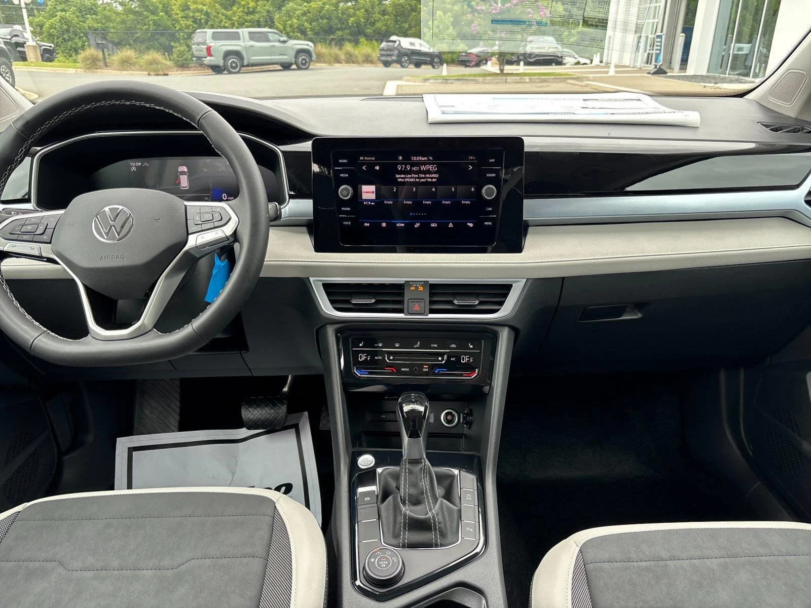 New 2026 Pure White Volkswagen SE image 34