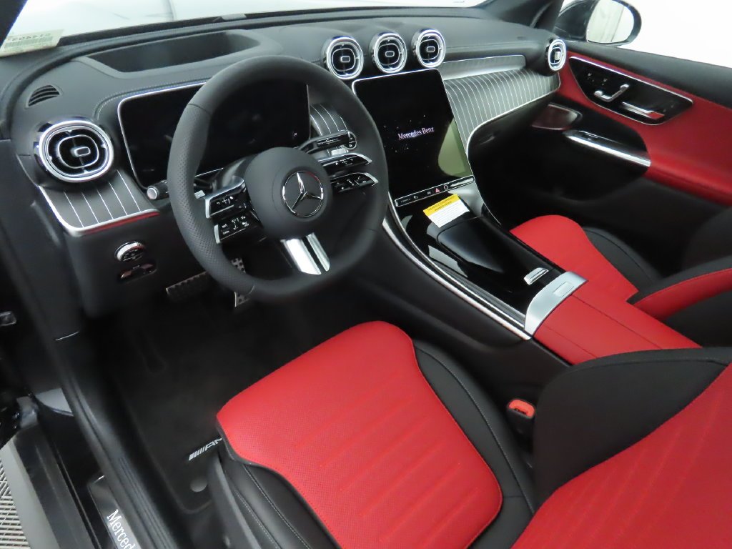 Used 2026 Obsidian Black Metallic Mercedes-Benz GLC 300 image 10