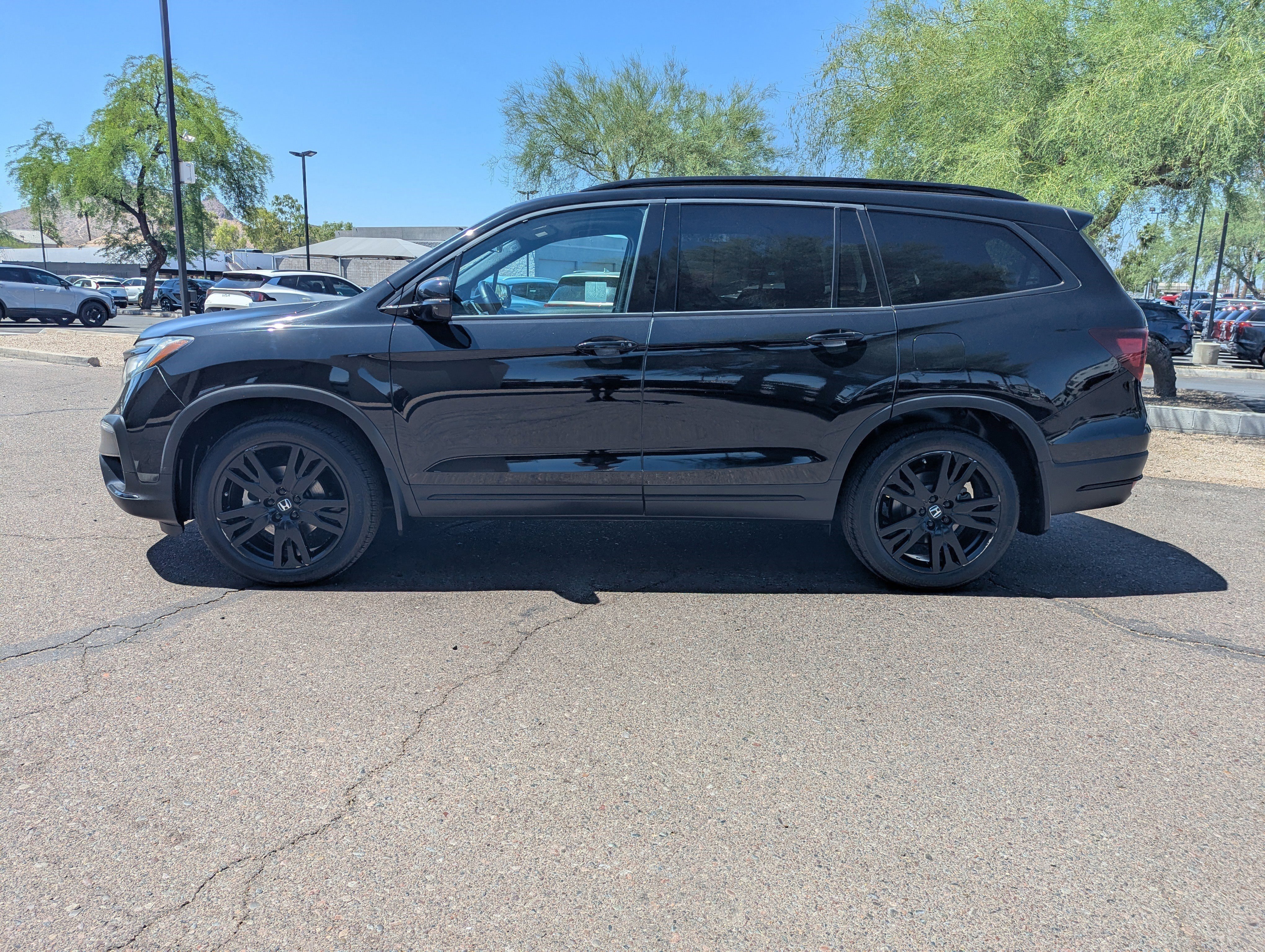 Used 2022 Crystal Black Pearl Honda Black Edition image 5