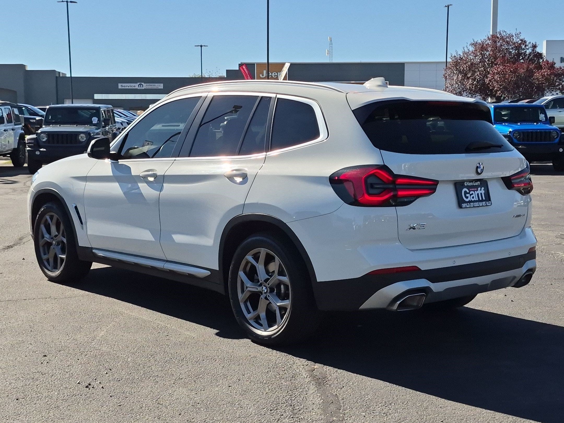 Used 2022 White BMW xDrive30i image 8