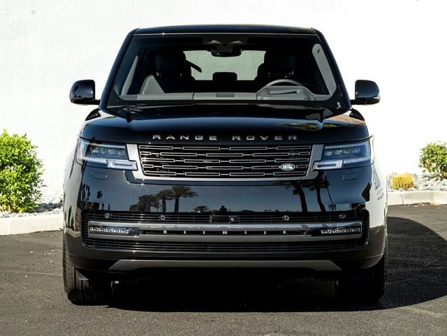 New 2026 Santorini Black Land Rover SE image 3