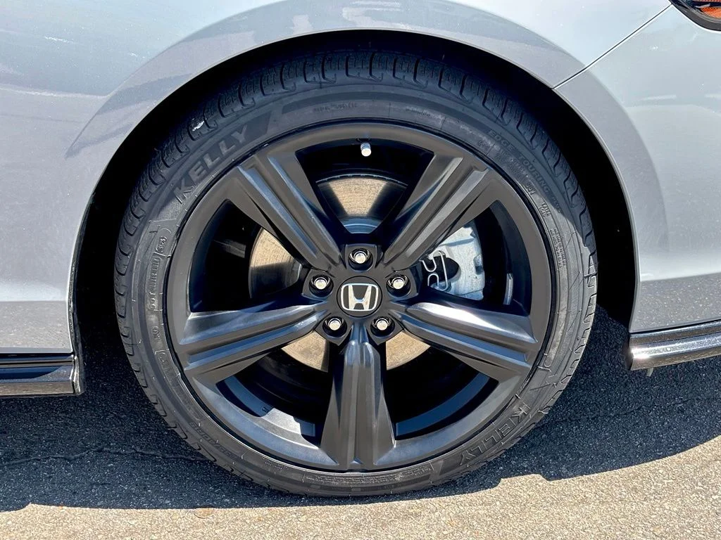 Used 2025 Gray Honda Sport-L image 25