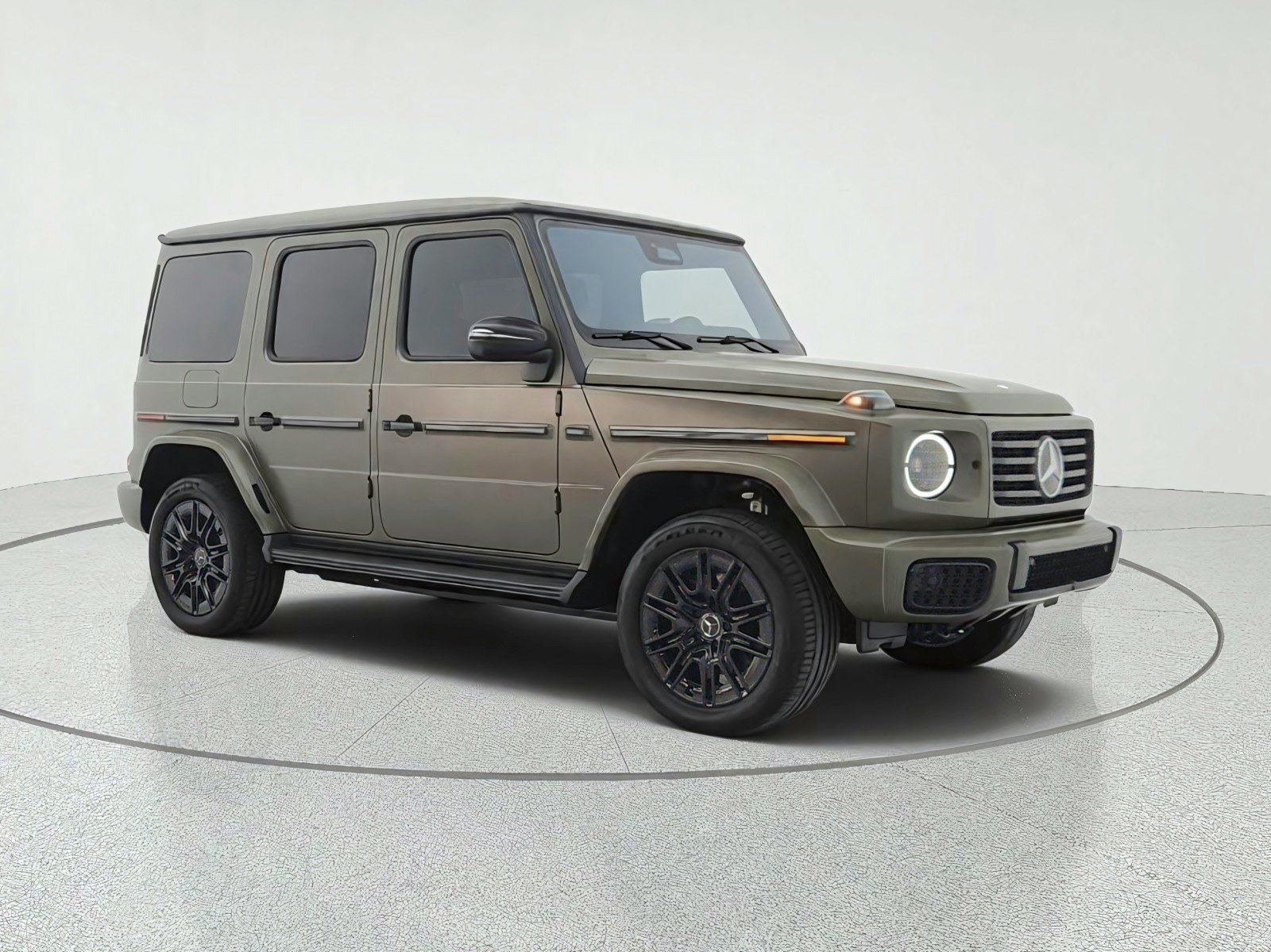 New 2027 MANUFAKTUR Dark Olive Green Magno Mercedes-Benz G 580e SUV image 24