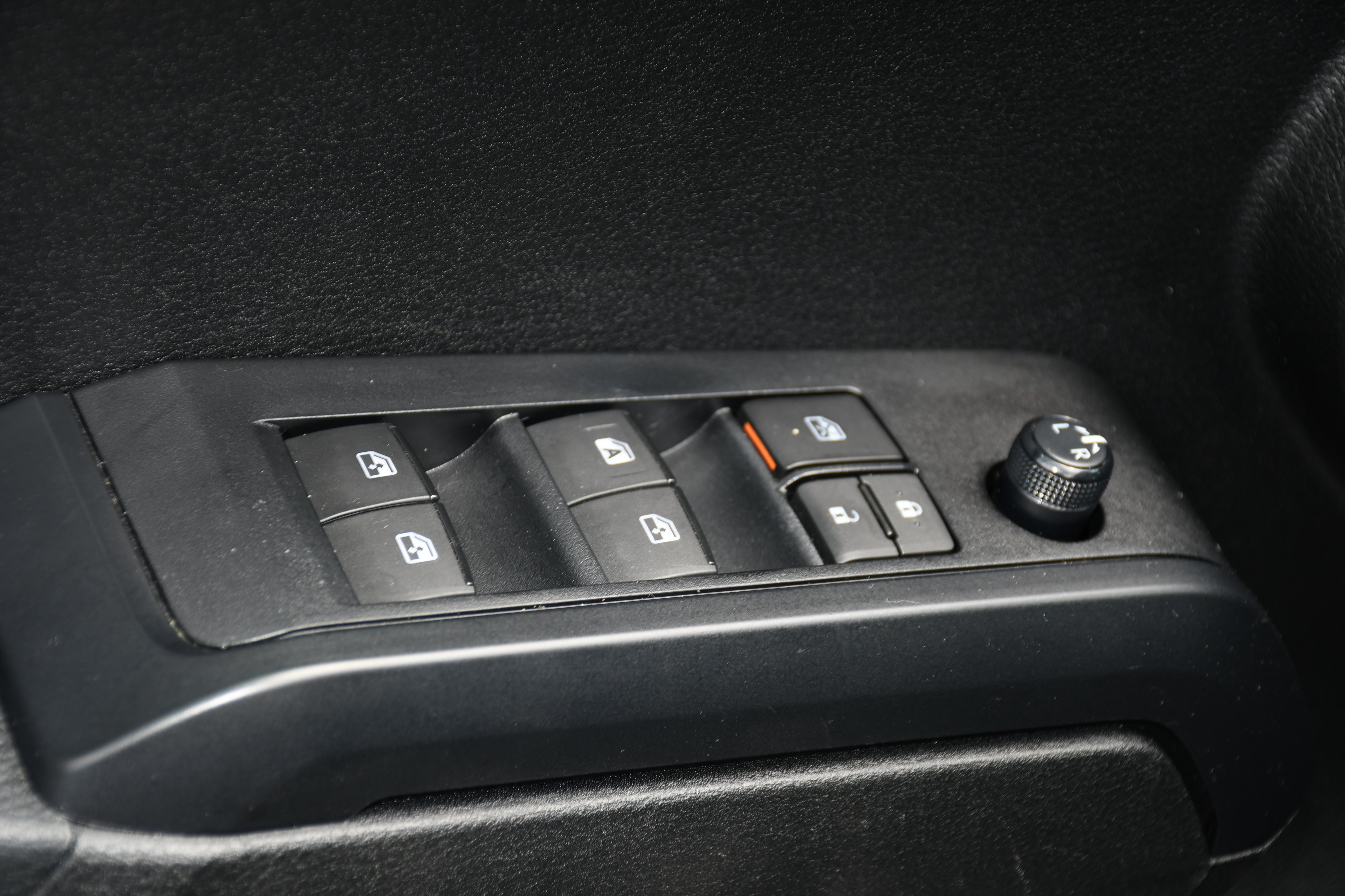 Used 2022 Silver Toyota SR image 9