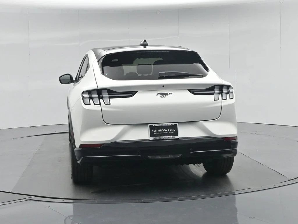 New 2026 Star White Metallic Tri-coat Ford Premium image 27