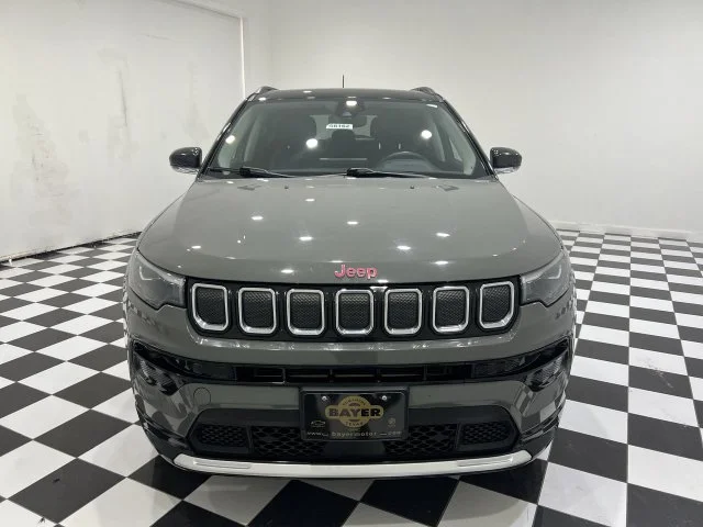 Used 2022 Sting Gray Clearcoat Jeep Limited image 8