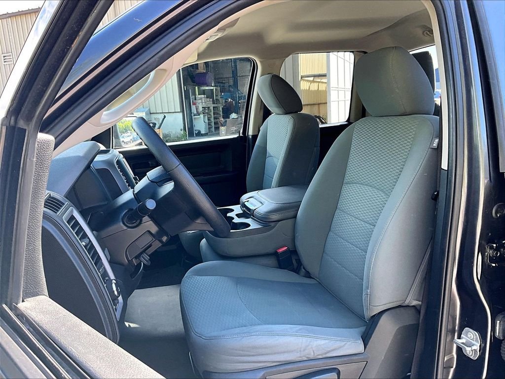 Used 2019 Granite Crystal Metallic Clearcoat Ram Express image 10