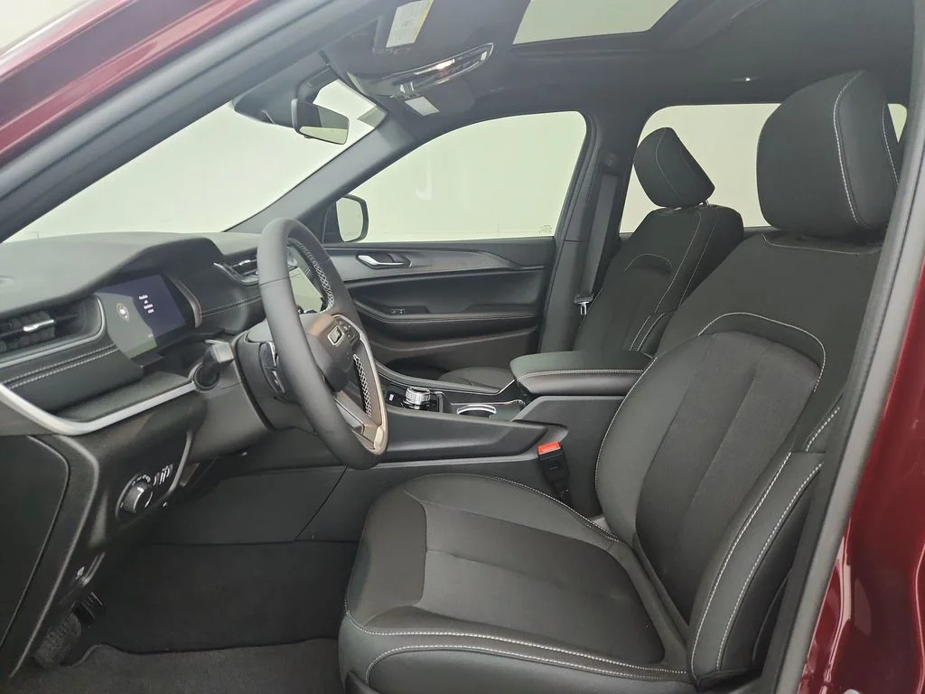 New 2026 Velvet Red Pearlcoat Jeep Laredo X image 18