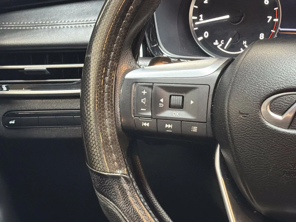 Used 2024 Mineral Black INFINITI PURE image 18