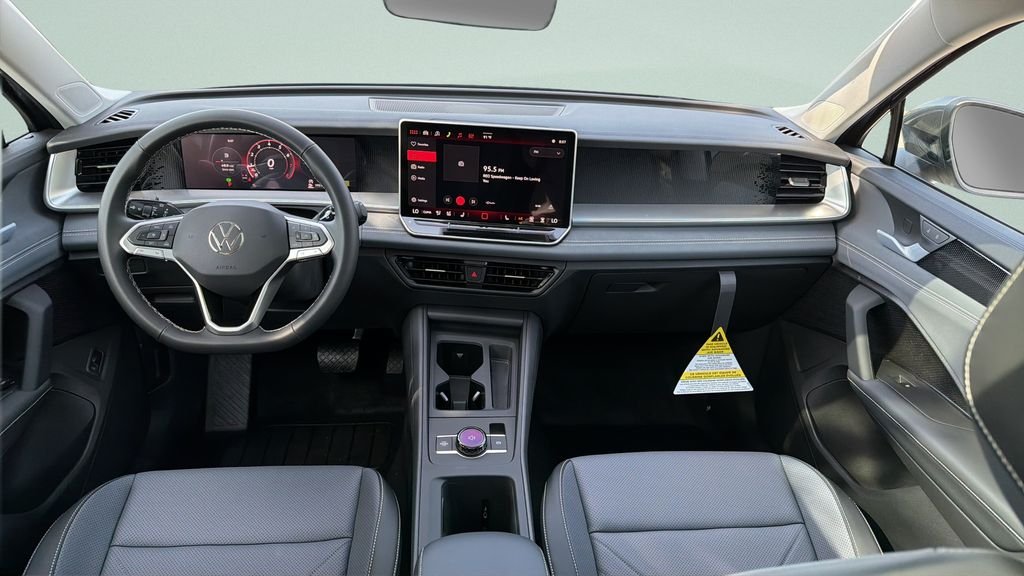New 2026 Platinum Gray Metallic Volkswagen 2.0T SE image 12
