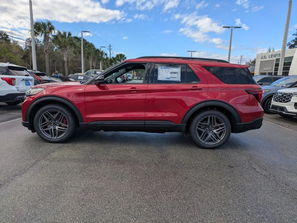 New 2026 Rapid Red Metallic Tinted Clearcoat Ford ST-Line image 7