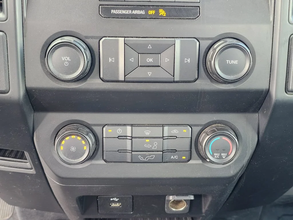 Used 2020 Oxford White Ford XL image 27