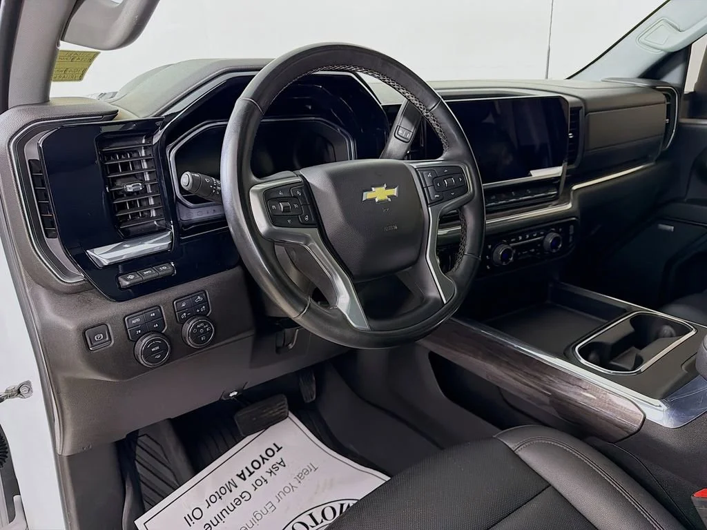 Used 2024 Summit White Chevrolet LTZ image 10