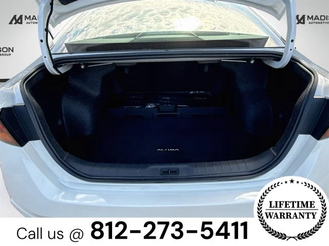 Used 2024 White Nissan 2.5 SV image 23