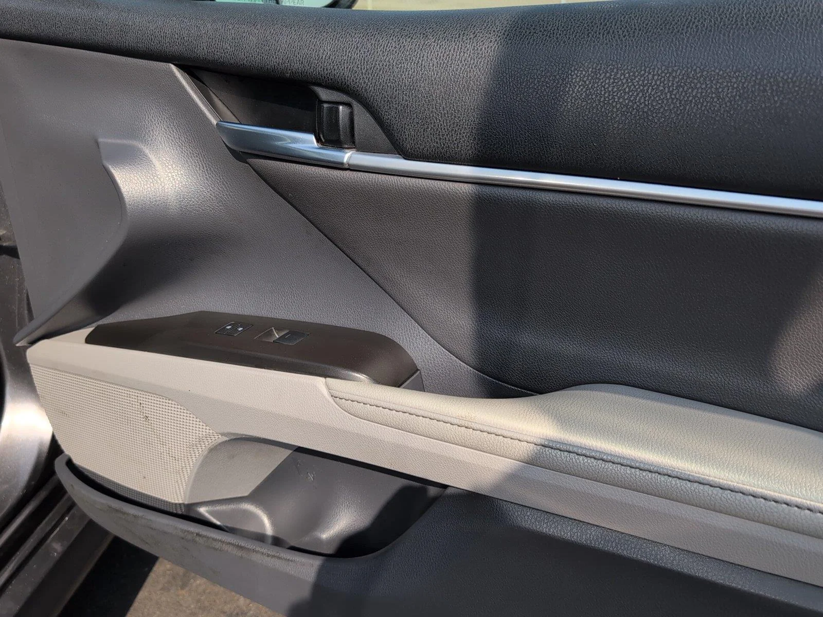 Used 2023 Predawn Gray Mica Toyota XLE image 37