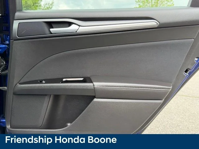 Used 2016 Blue Ford SE image 32