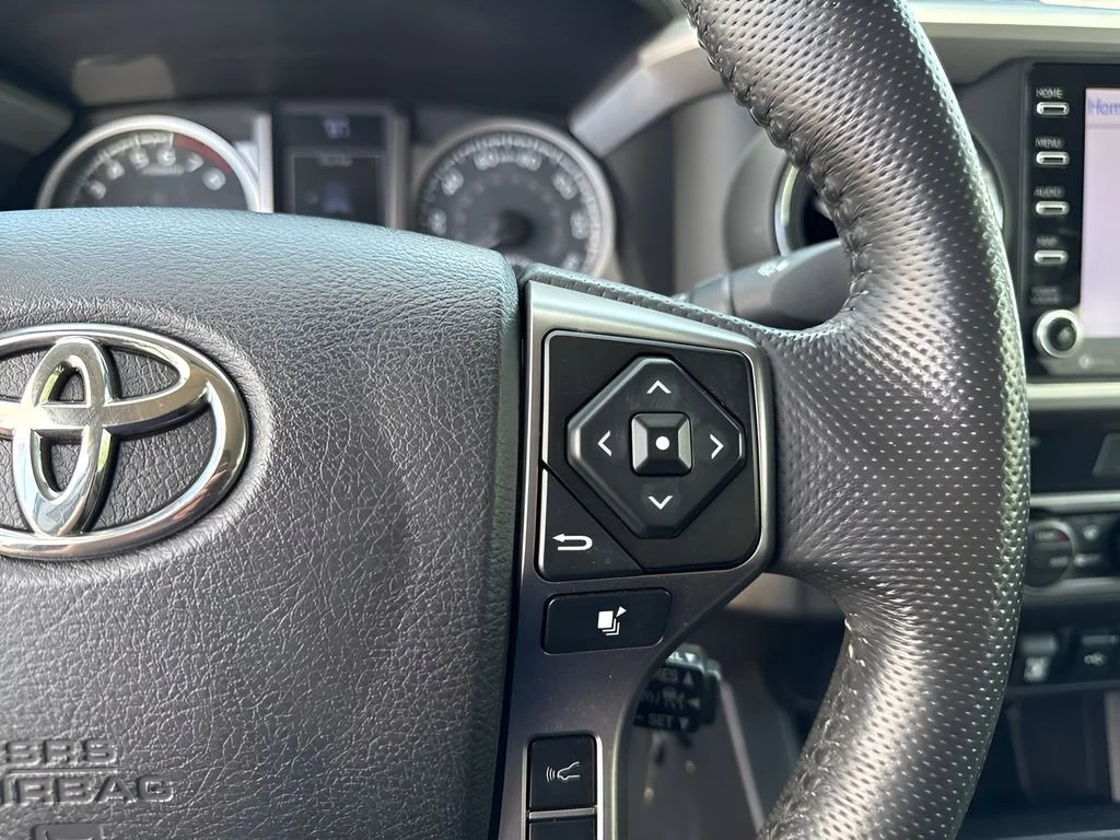 Used 2021  Toyota SR image 16