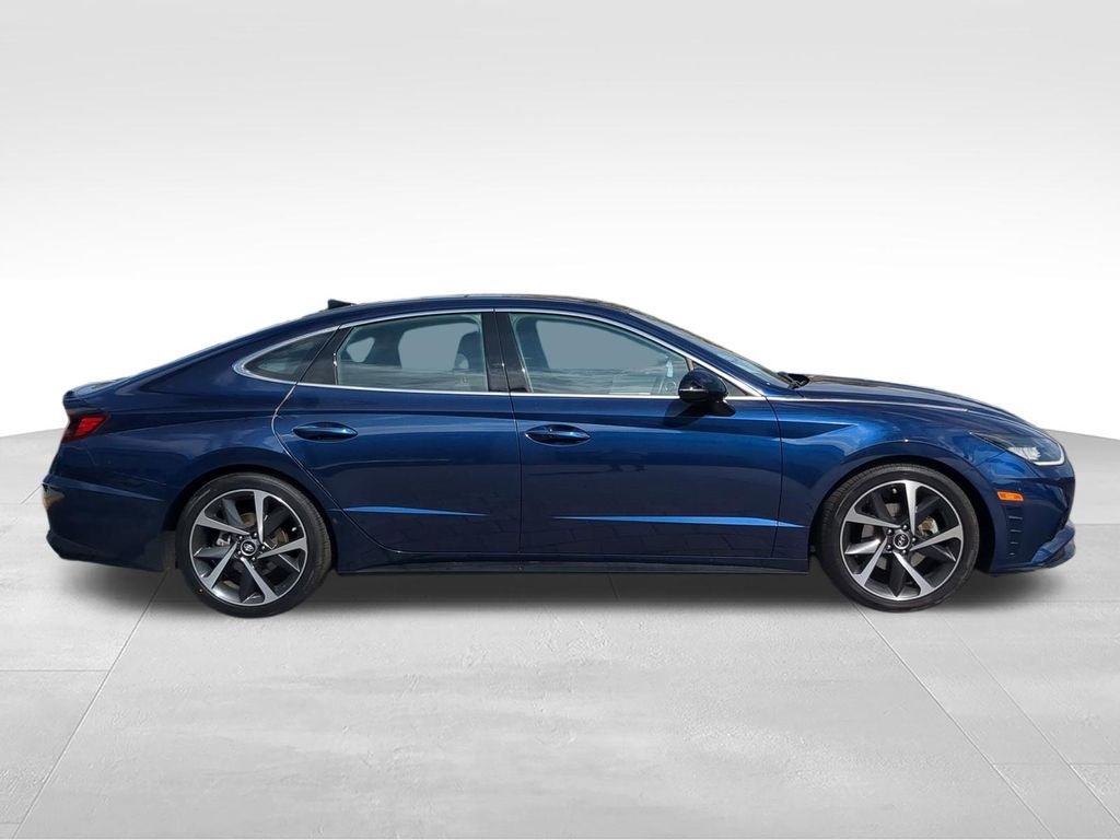 Used 2022 Blue Hyundai SEL Plus image 3