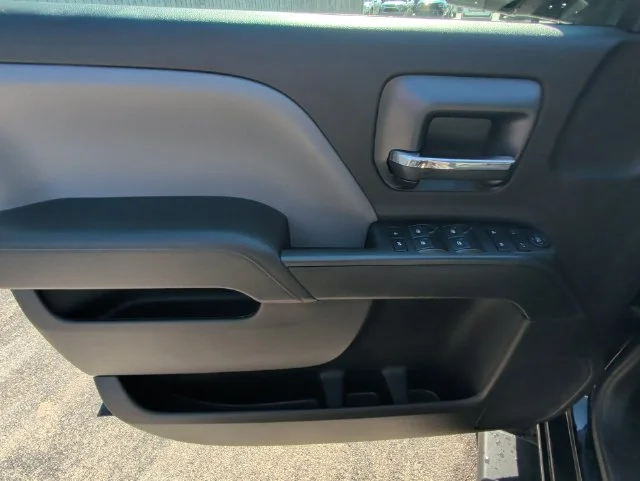 Used 2018 Black Chevrolet Custom image 29
