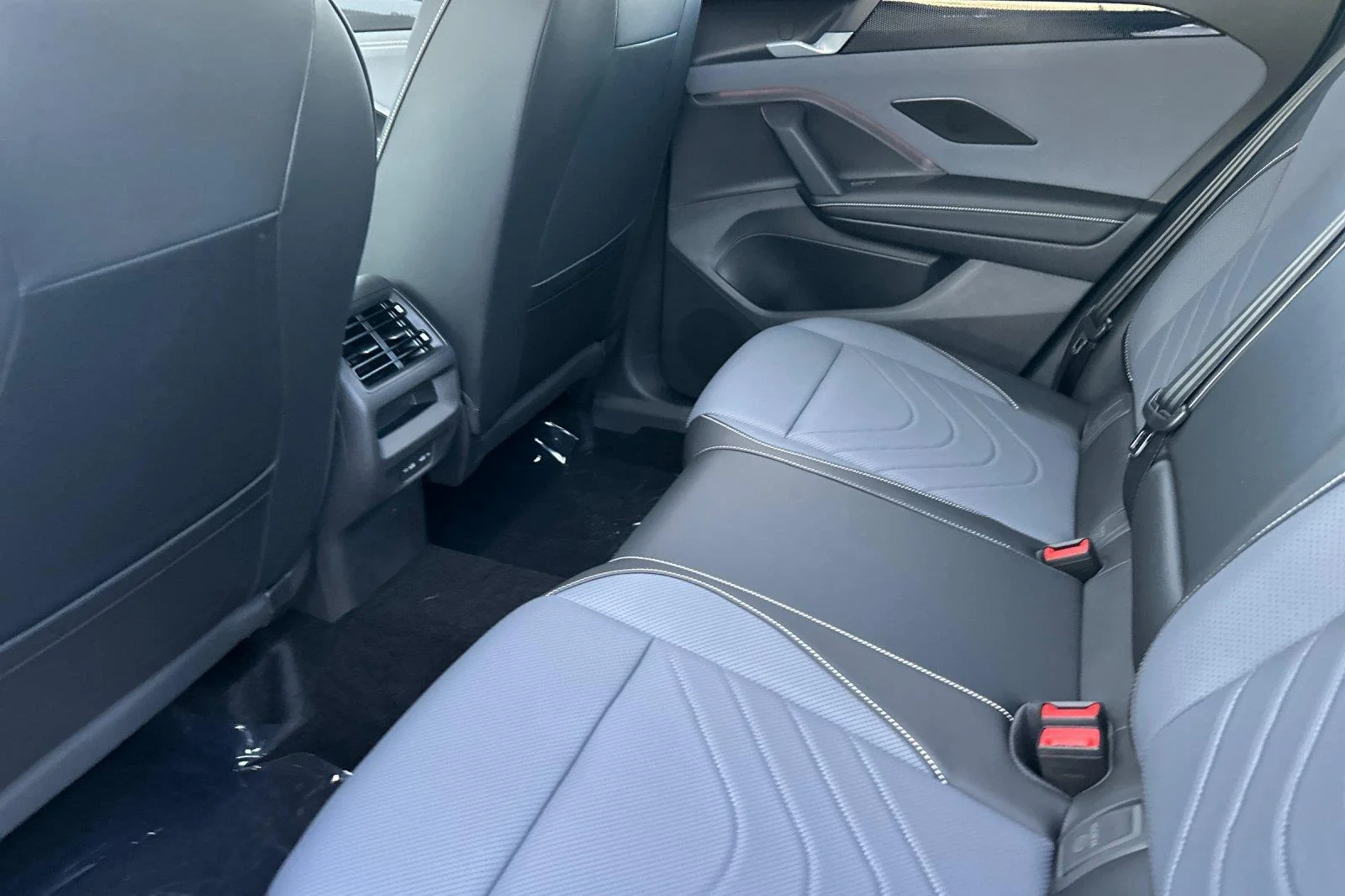 New 2026 Monterey Blue Pearl Volkswagen SE image 12