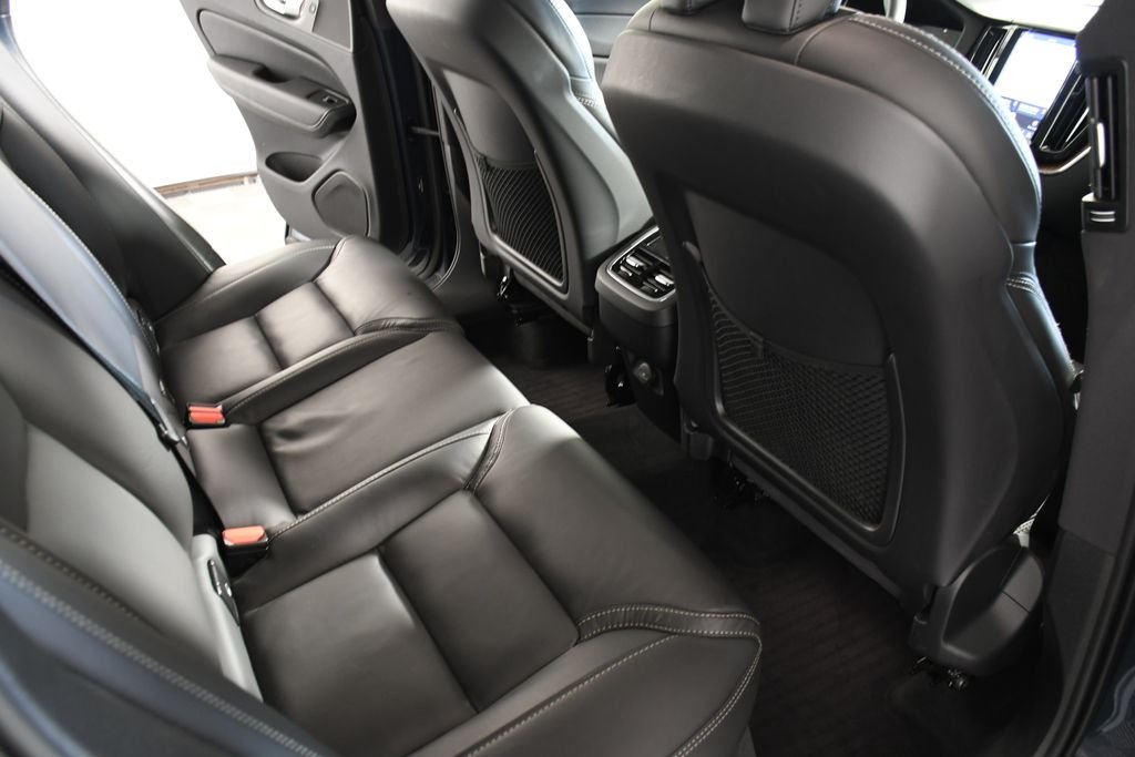 Used 2023 Denim Blue Metallic Volvo B6 Ultimate Dark Theme image 22