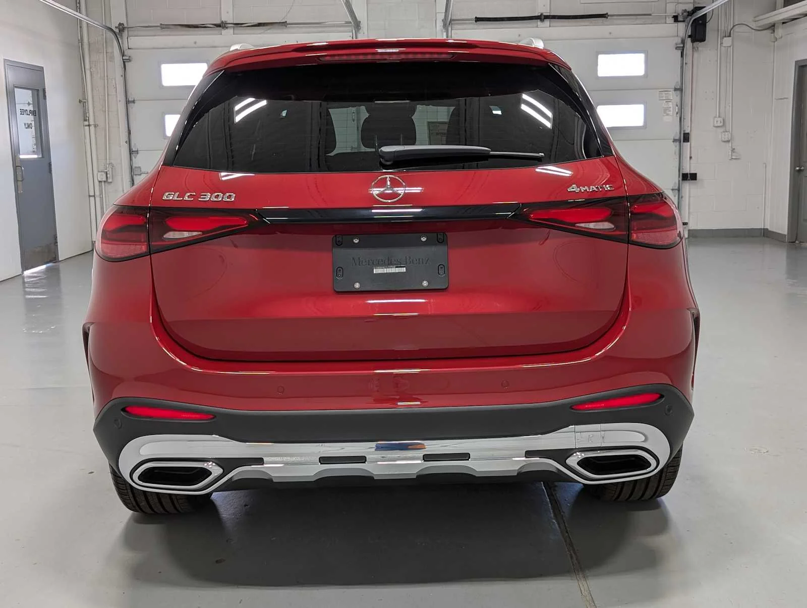New 2026 MANUFAKTUR Patagonia Red Metallic Mercedes-Benz GLC 300 image 8