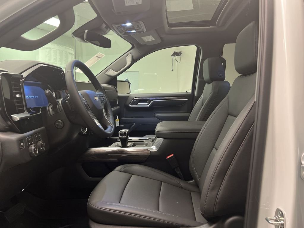 2026 Chevrolet Silverado 1500 LTZ - Photo 11