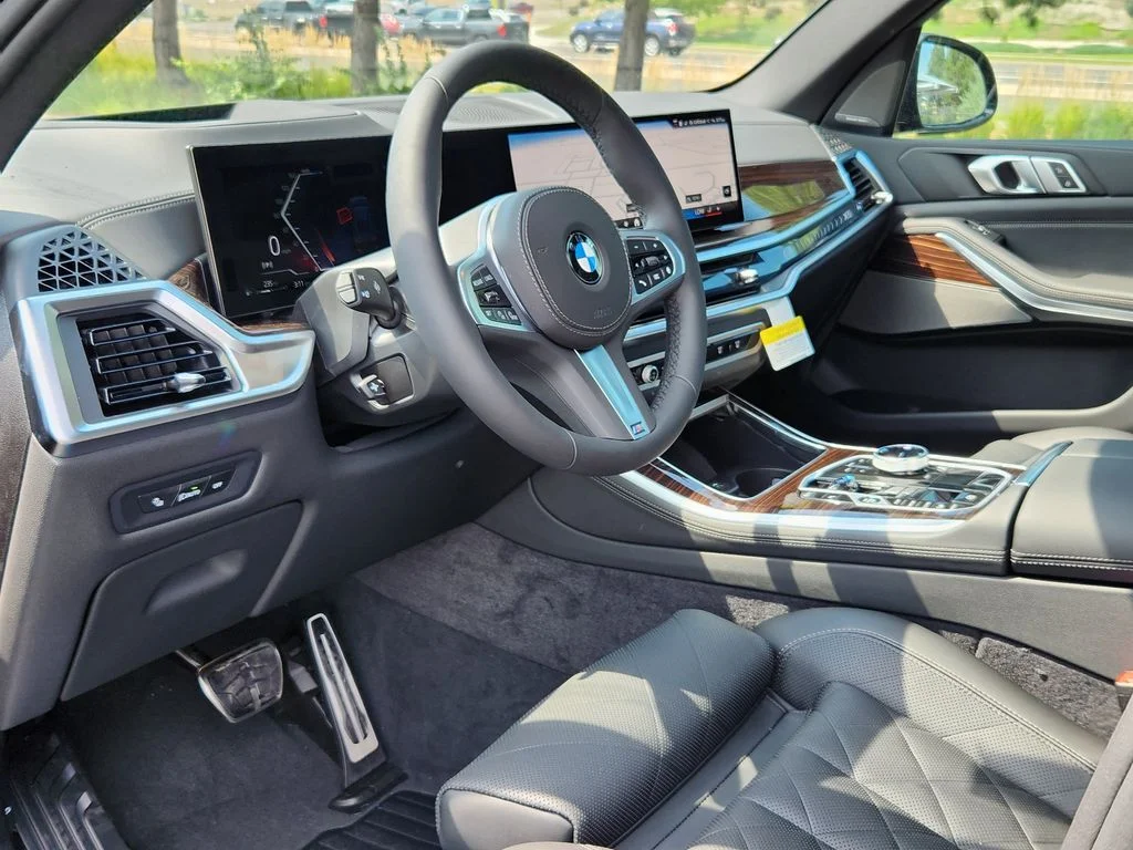 New 2026 Black Sapphire Metallic BMW xDrive40i image 9