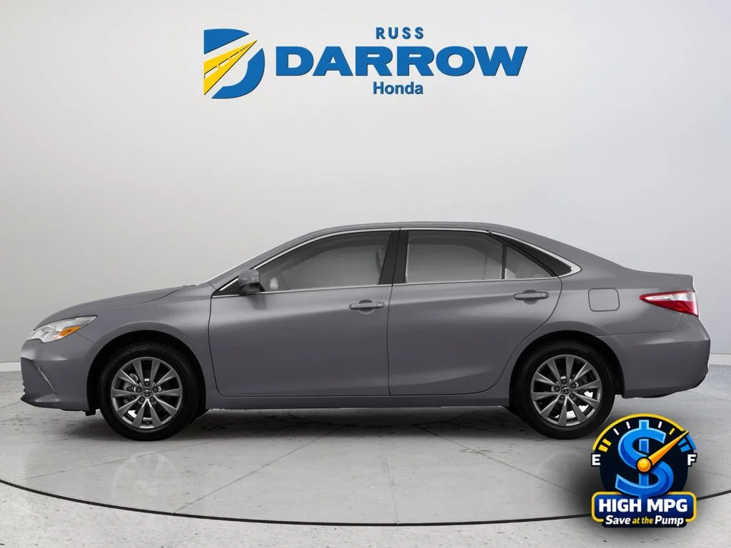 Used 2017 Silver Toyota XLE image 2