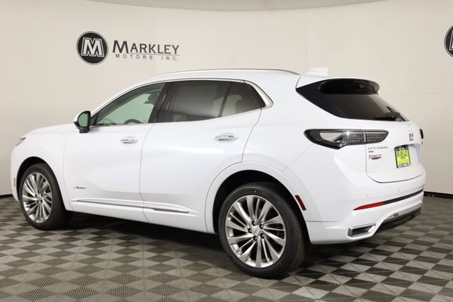New 2026 Iridescent White Tricoat Buick Avenir image 39