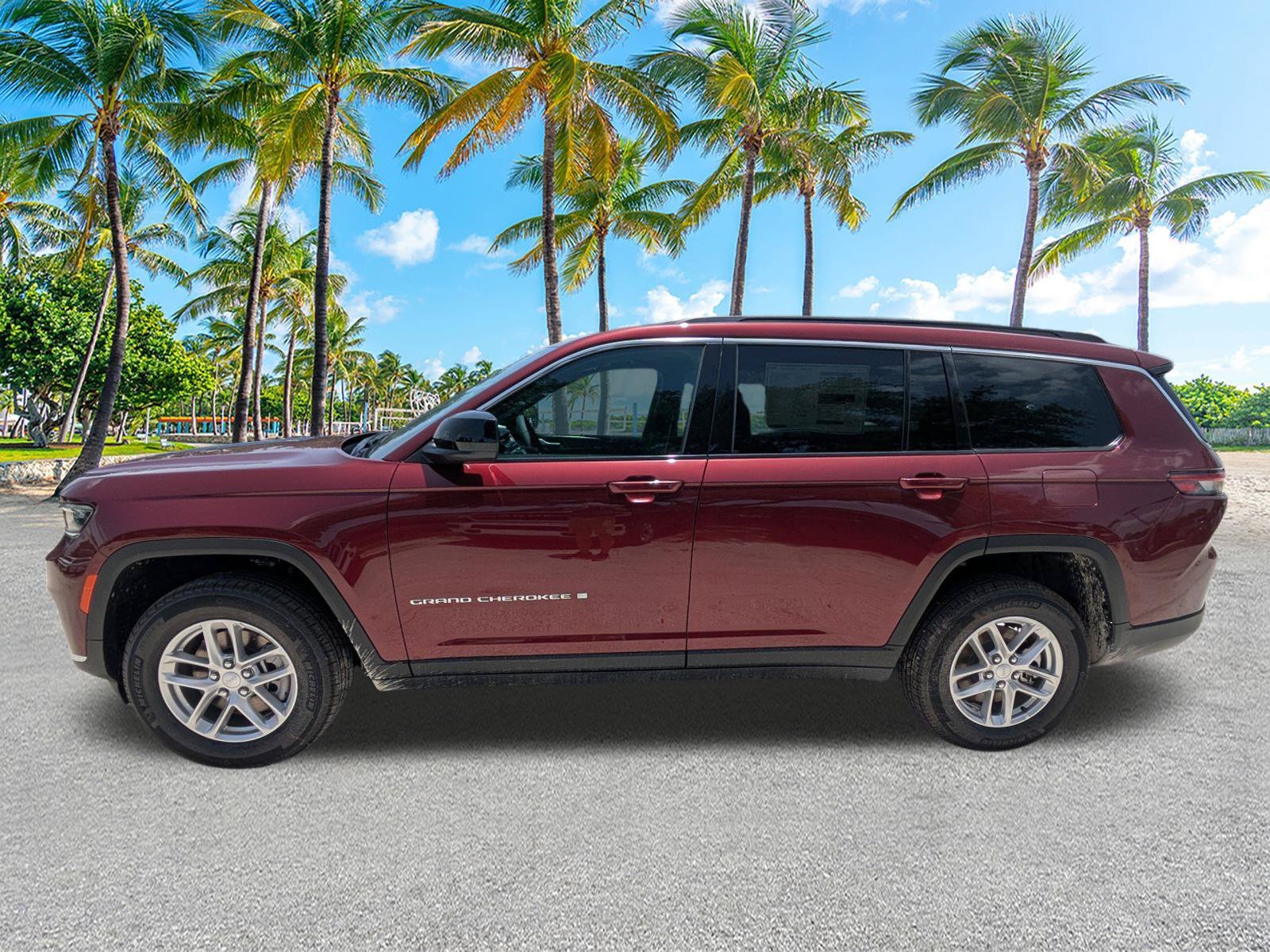 New 2026 Velvet Red Pearl-Coat Exterior Paint Jeep Laredo X image 7