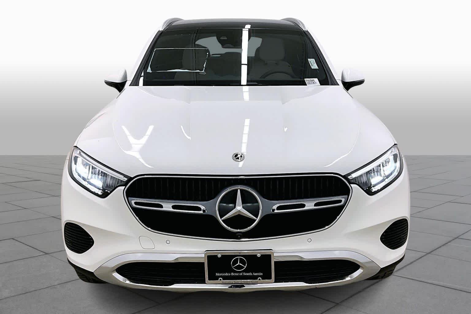 New 2026 Polar White Mercedes-Benz GLC 300 image 3