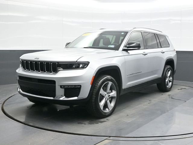 Used 2021 Silver Jeep Limited image 1