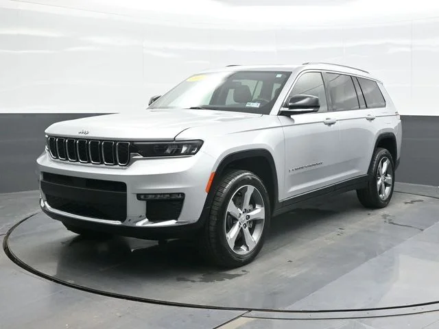 Used 2021 Silver Jeep Limited image 1
