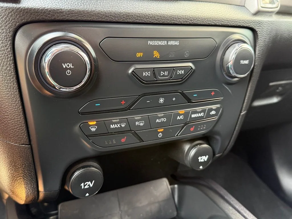 Used 2023 Black Ford XLT image 16