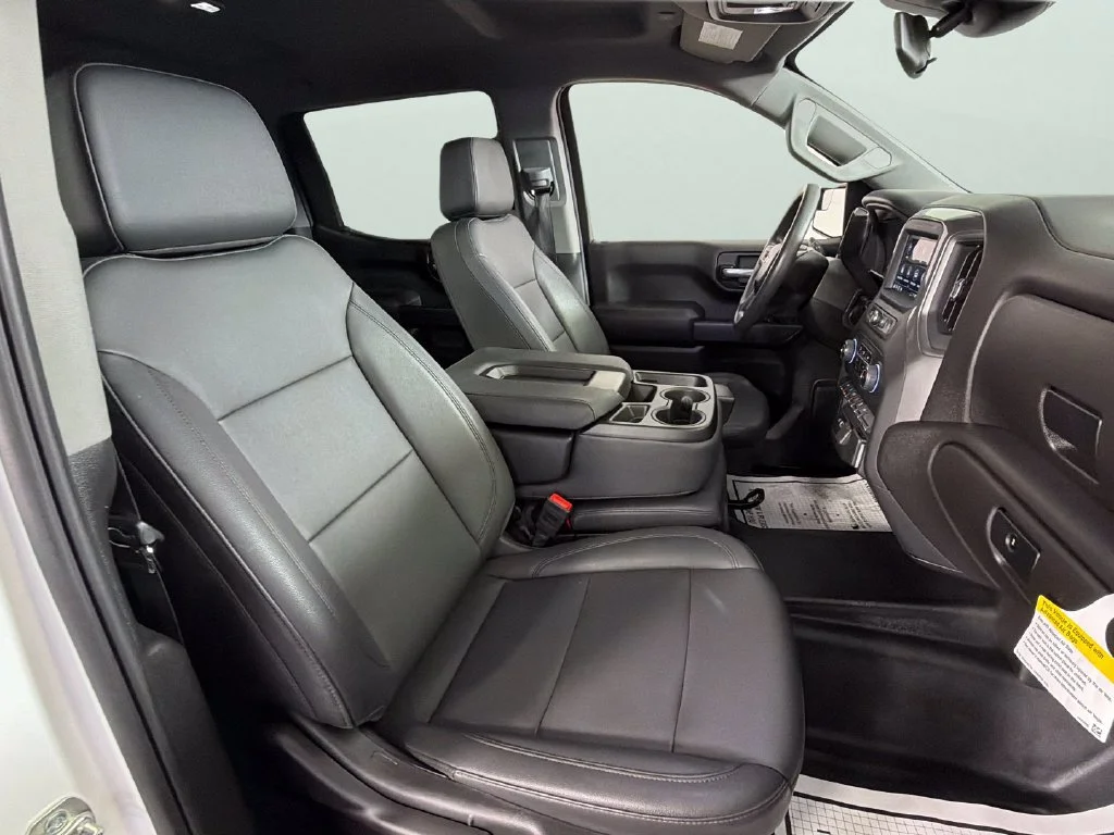 Used 2025 Summit White Chevrolet WT image 33