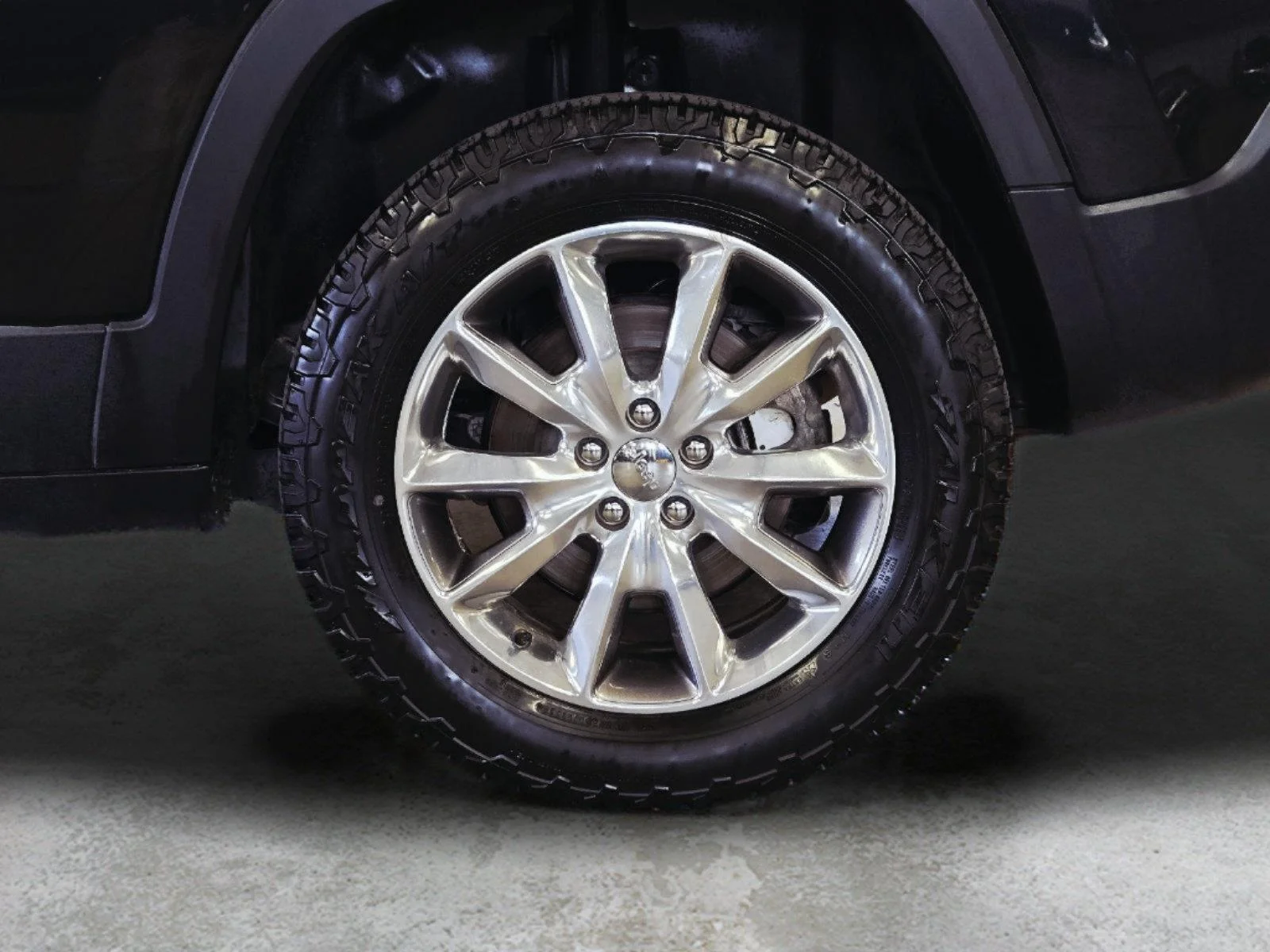 Used 2014 Brilliant Black Crystal Pearlcoat Jeep Limited image 10