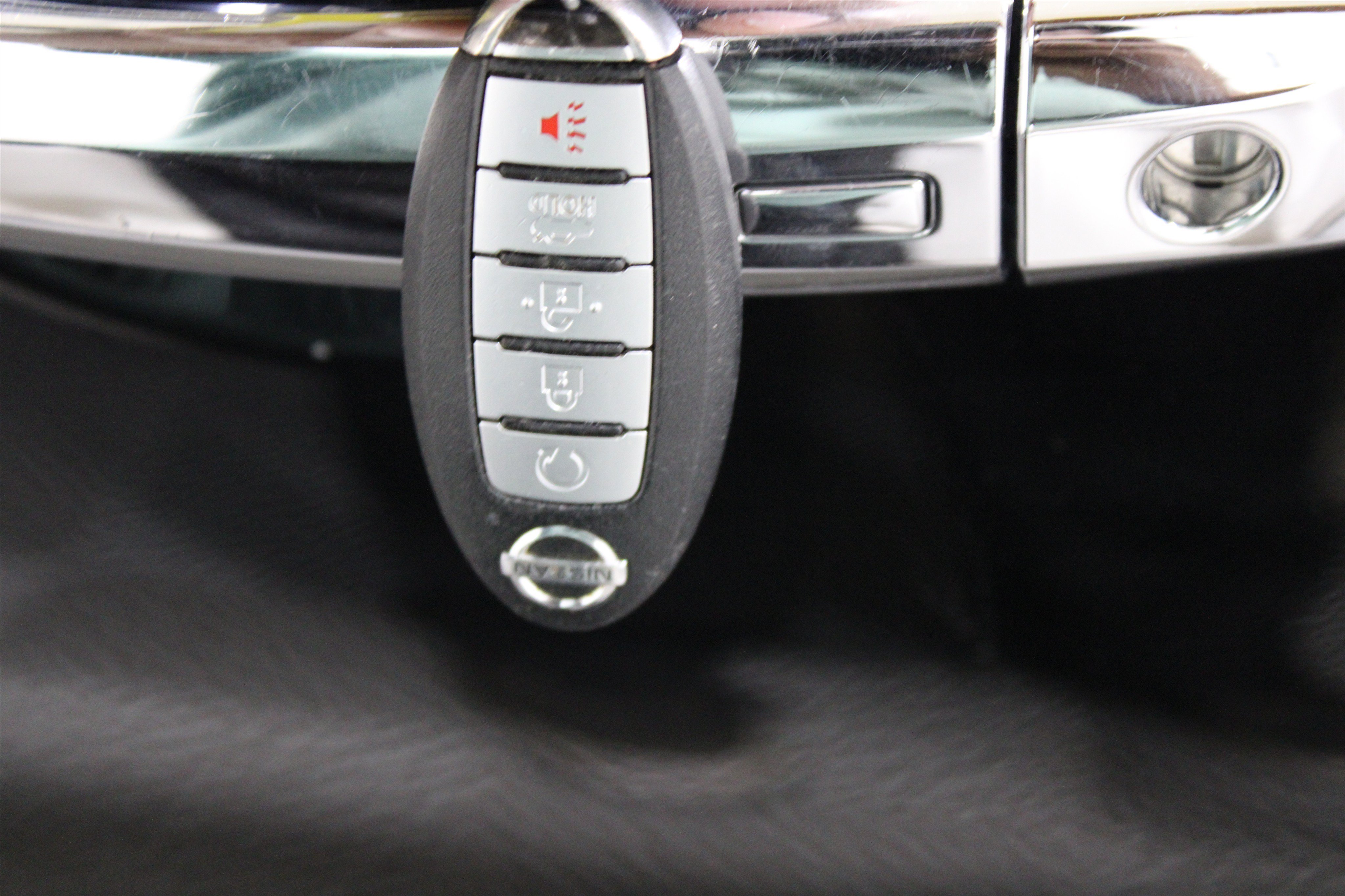 Used 2020 Super Black Nissan 2.5 SL image 19